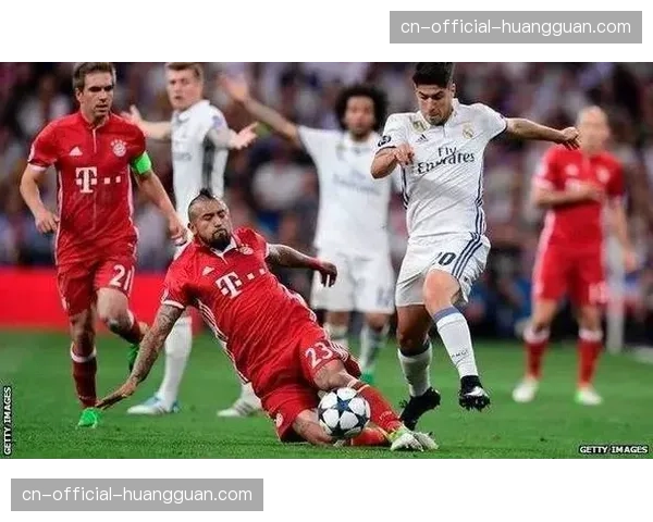 意大利球迷组织抗议欧冠改制，在多个球场外举行静默示威